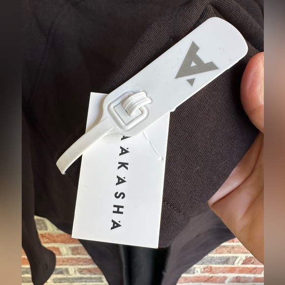 Aakasha Black High-low Tunic Hoodie with Tulip Hem.  Size Small - Picture 7 of 8